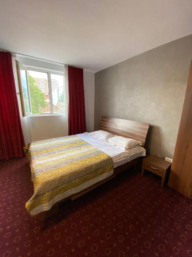 Global Boutique Aparthotel Brasov Luaran gambar