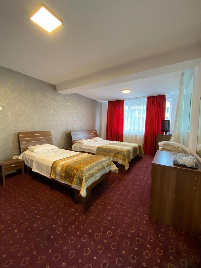 Global Boutique Aparthotel Brasov Luaran gambar